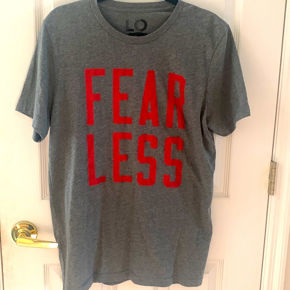 Live Original gray tshirt “fearless” size large